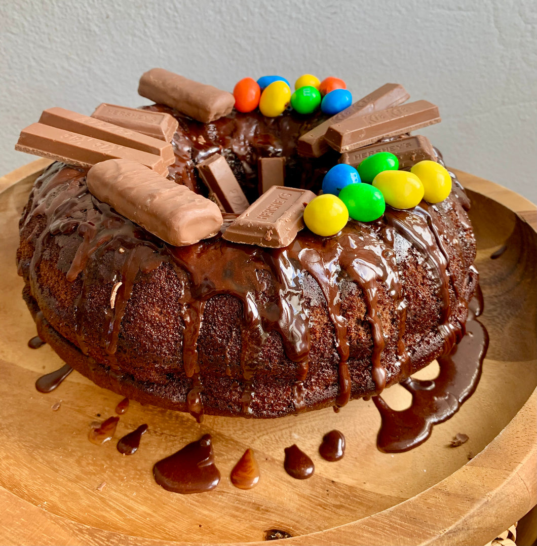 Fonso Chocolate Candy Cake